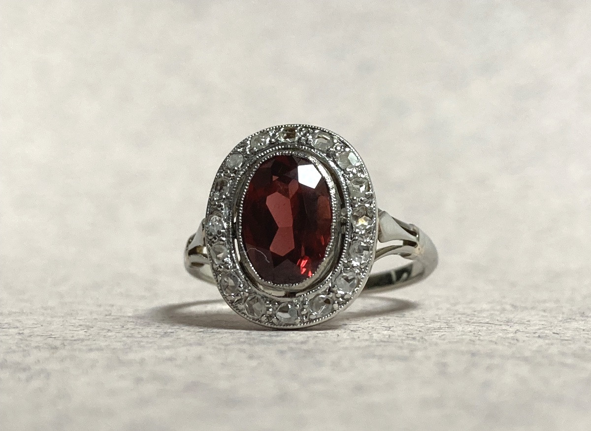 White Gold Ring With Garnet And Diamonds-photo-4