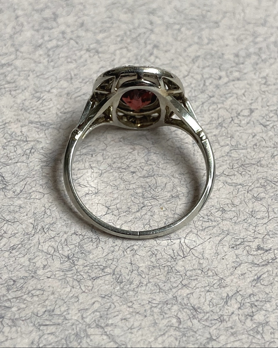 White Gold Ring With Garnet And Diamonds-photo-1