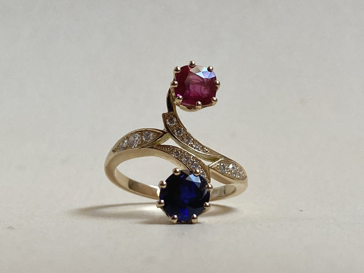 Toi Et Moi Ring In Gold, Diamonds, Rubies And Sapphire-photo-3
