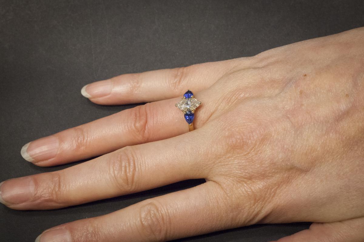 Vintage Ring Set With One Shuttle Diamond And Two Sapphires-photo-2