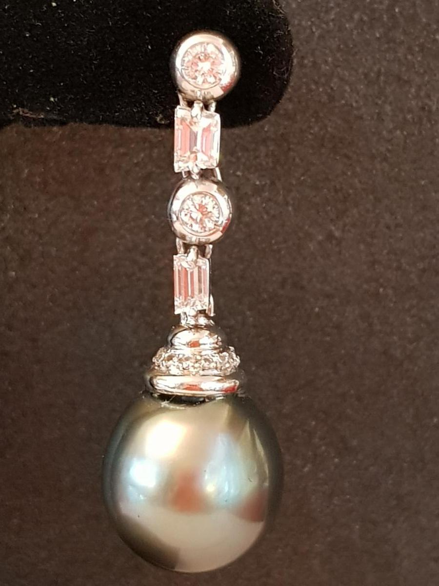 Paire  Boucles d'Oreille Or, Diamants et Perles de Tahiti -photo-4