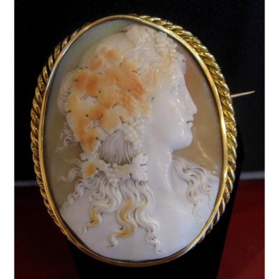 Cameo Brooch In 18k Yellow Gold, 19th Century