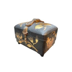 Japan - Covered Box In Lacquered Bronze In Takamaki-e - Edo Period.