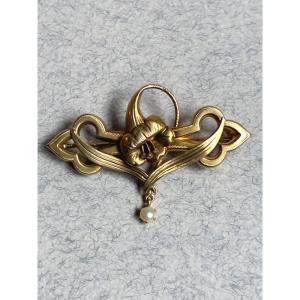 Art Nouveau - Gold And Pearl Brooch