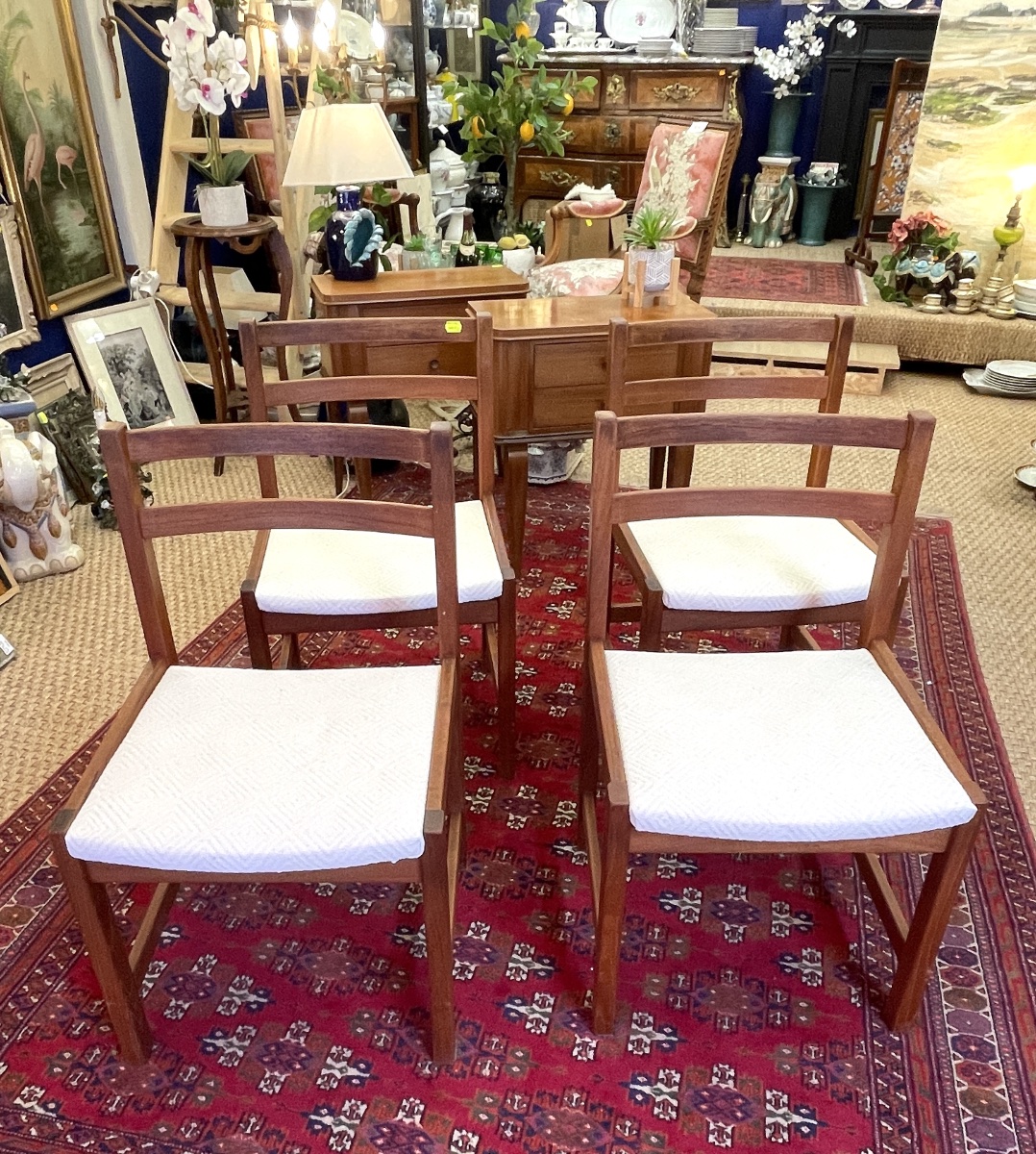 Série de Chaises Scandinaves 