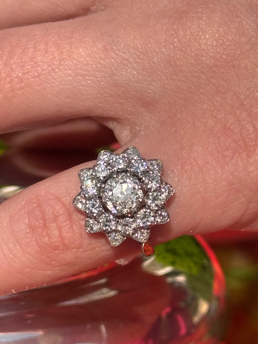 Daisy Diamond Ring In 18-karat White Gold And 950 Platinum-photo-3