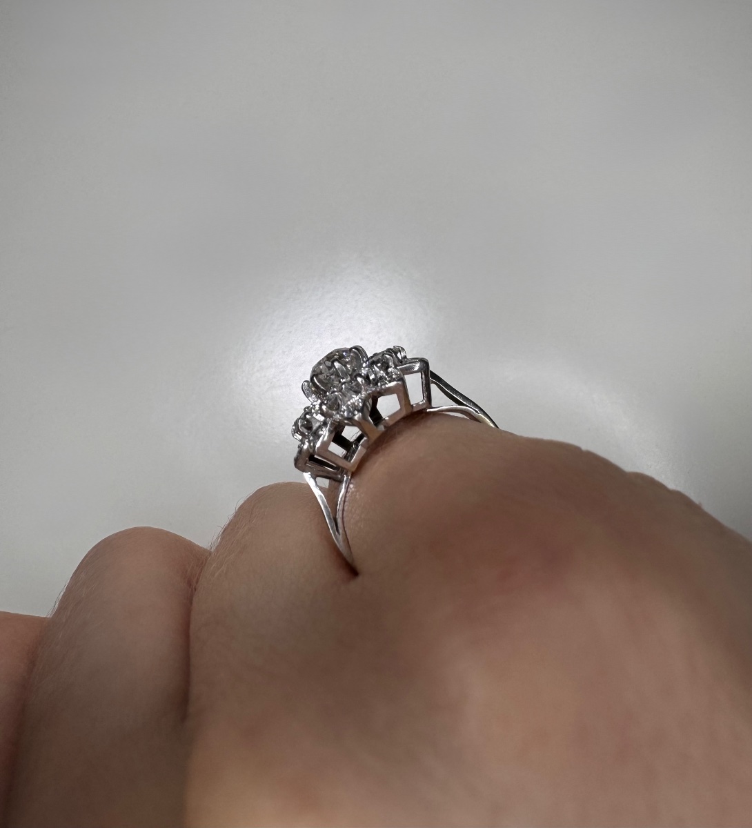 Daisy Diamond Ring In 18-karat White Gold And 950 Platinum-photo-1
