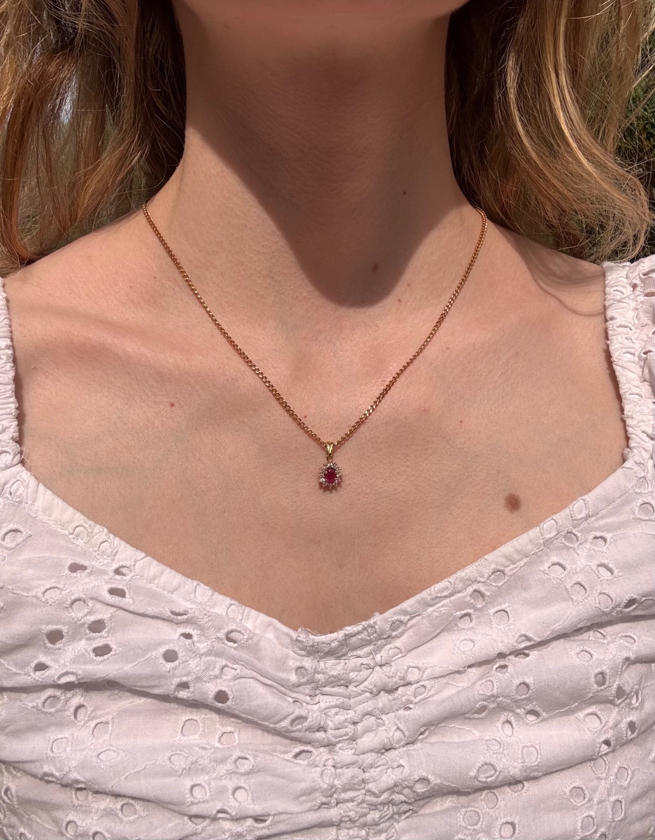 Ruby And Diamond Daisy Pendant, 18-karat Yellow Gold, 20th Century-photo-3