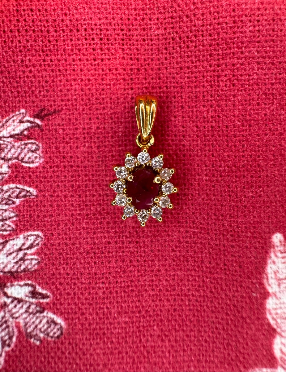 Ruby And Diamond Daisy Pendant, 18-karat Yellow Gold, 20th Century-photo-4