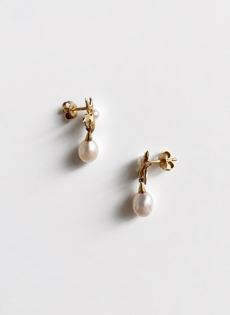 Pearl And 18-karat Yellow Gold Earrings-photo-2