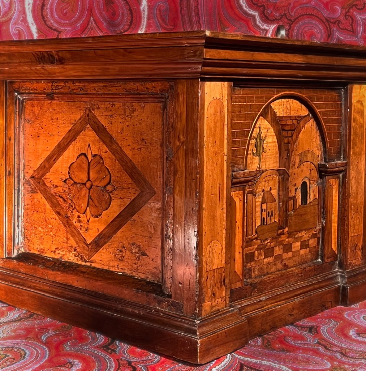 Chest With Pilasters Inlaid Decor Of 17th Century Architectures-photo-4