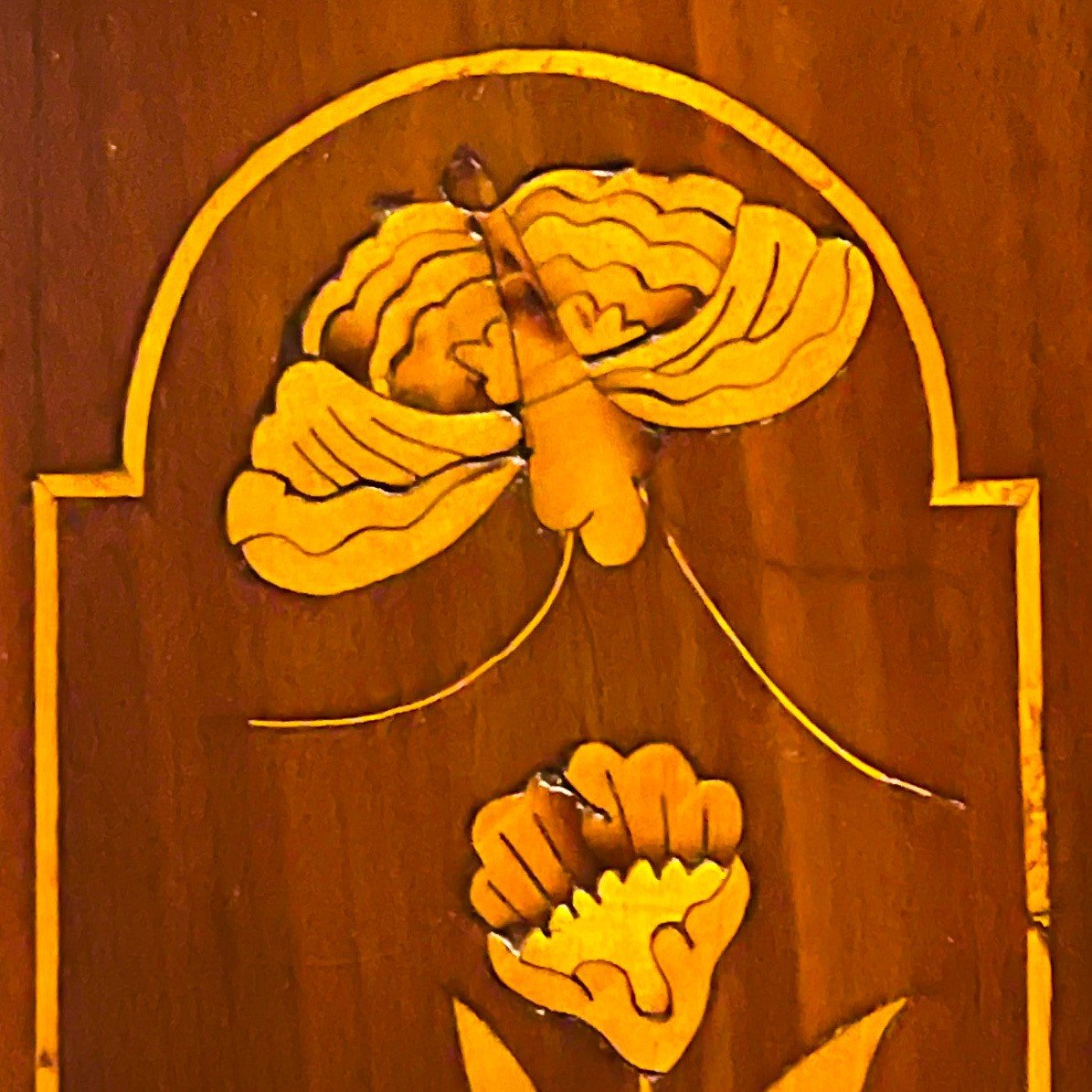 Inlaid Corner With Floral Decor, Birds And Lansquenets-photo-2