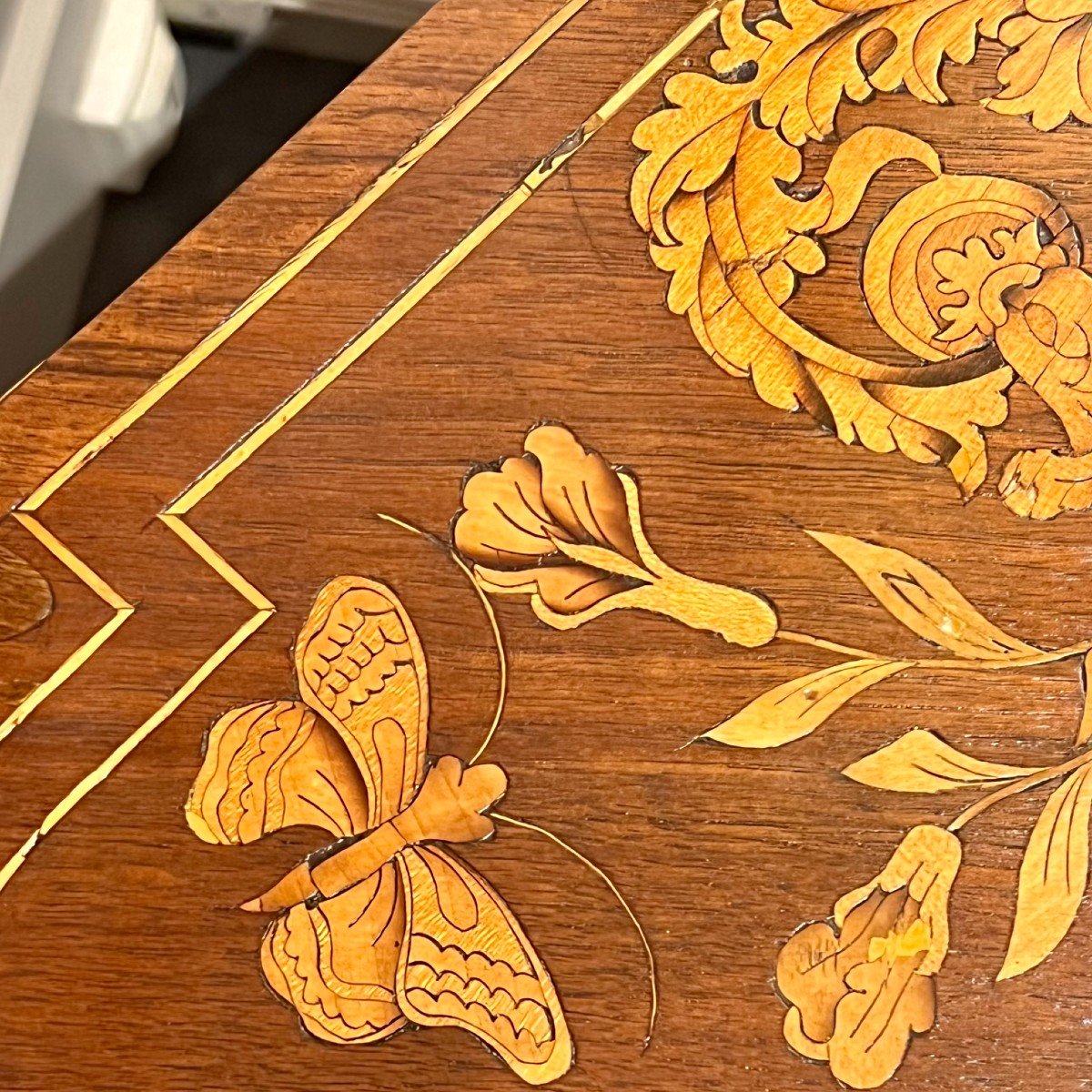 Inlaid Corner With Floral Decor, Birds And Lansquenets-photo-4