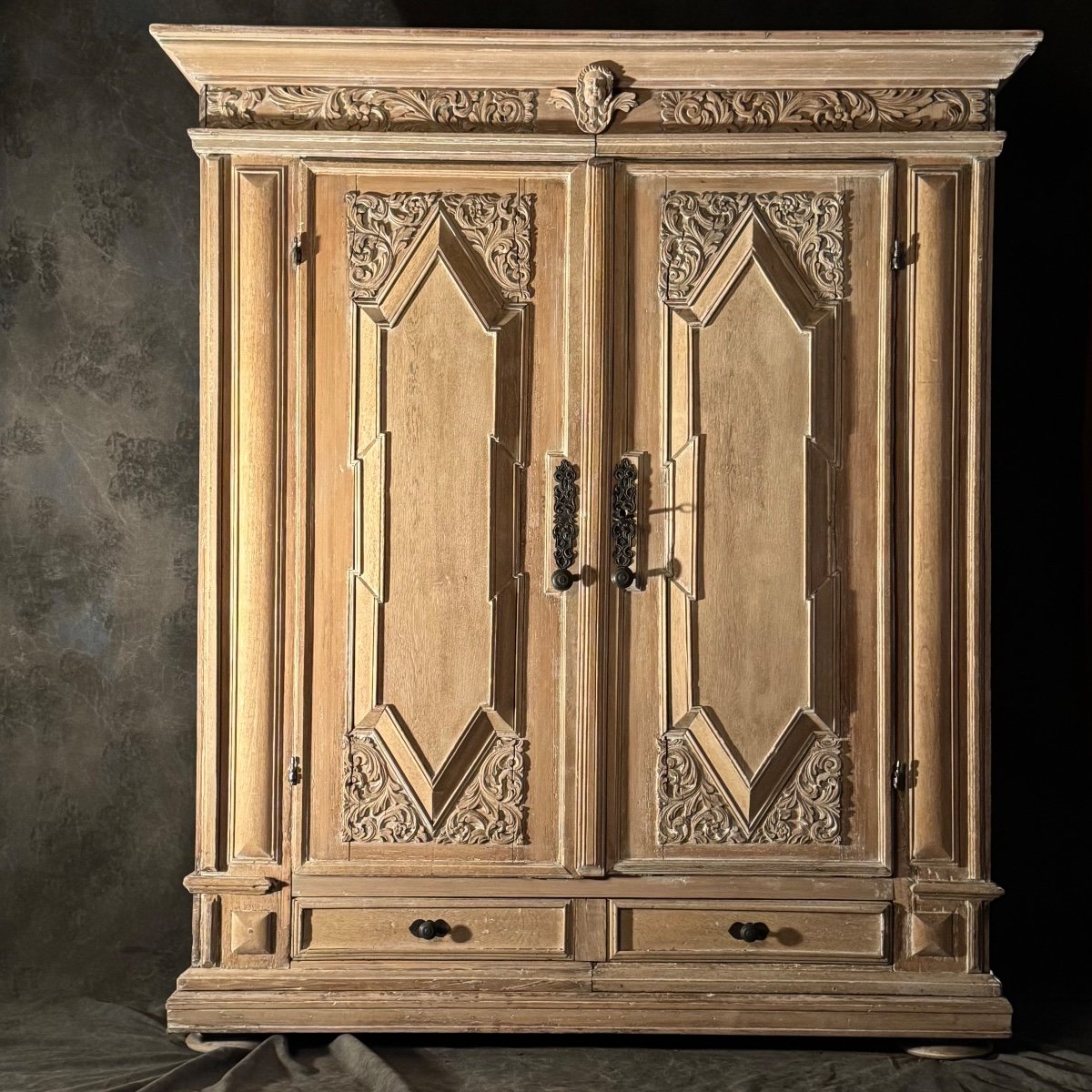 Alsace 17th Century Wardrobe -photo-2