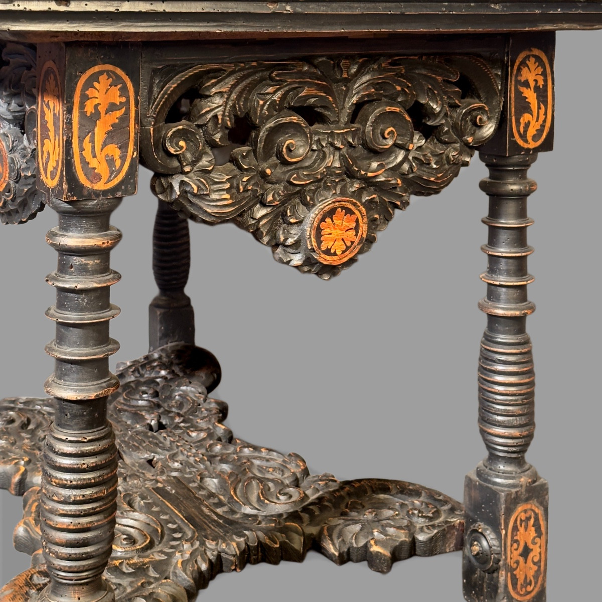Ceremonial Table, Marble Top, 17th Century Italy, Carved Base -photo-2