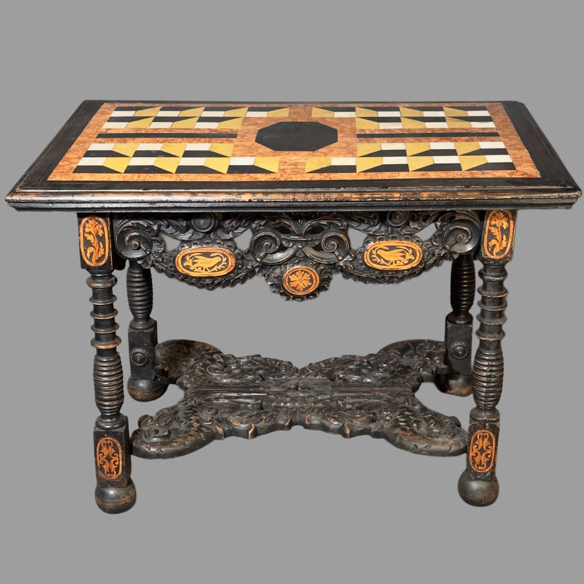 Ceremonial Table, Marble Top, 17th Century Italy, Carved Base -photo-4
