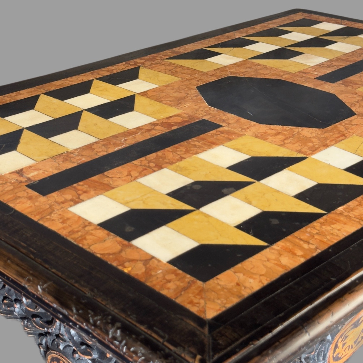 Ceremonial Table, Marble Top, 17th Century Italy, Carved Base -photo-1