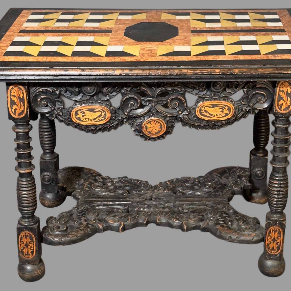 Ceremonial Table, Marble Top, 17th Century Italy, Carved Base -photo-5