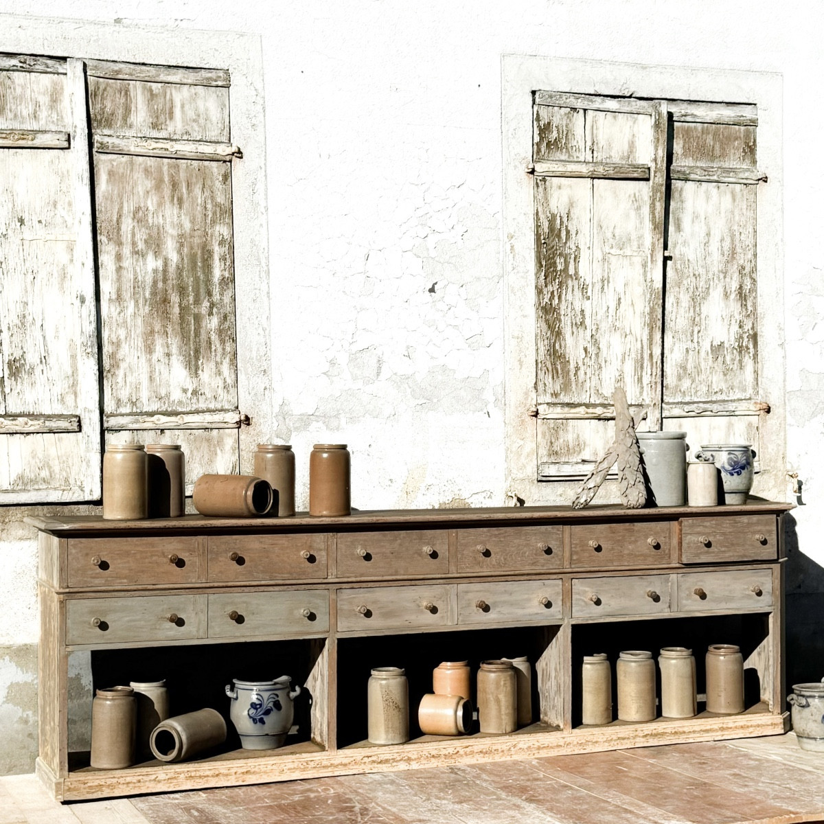 Grand comptoir de magasin meuble de métier 