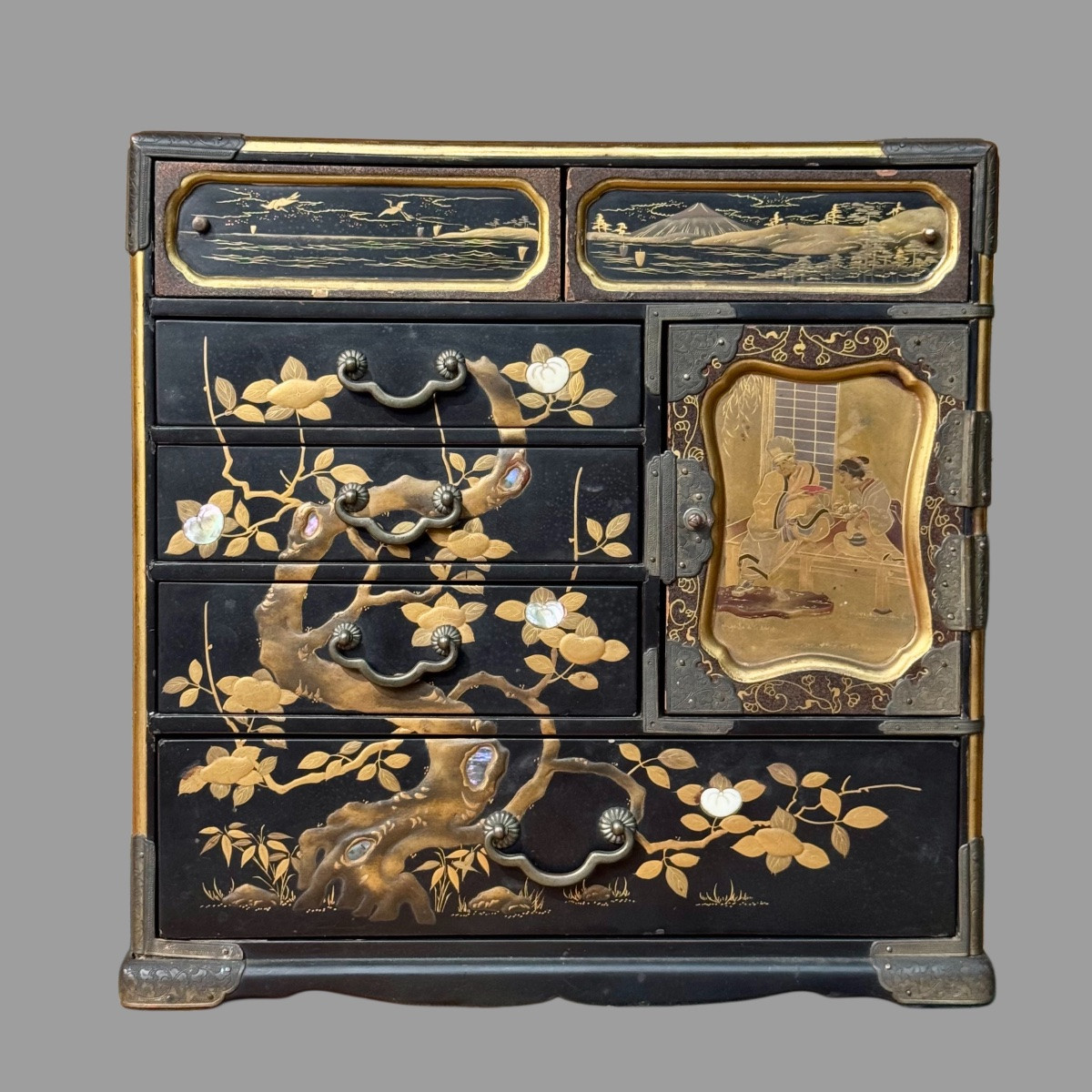 Petit cabinet japonais (kodansu) époque Meiji décor laqué or -photo-2