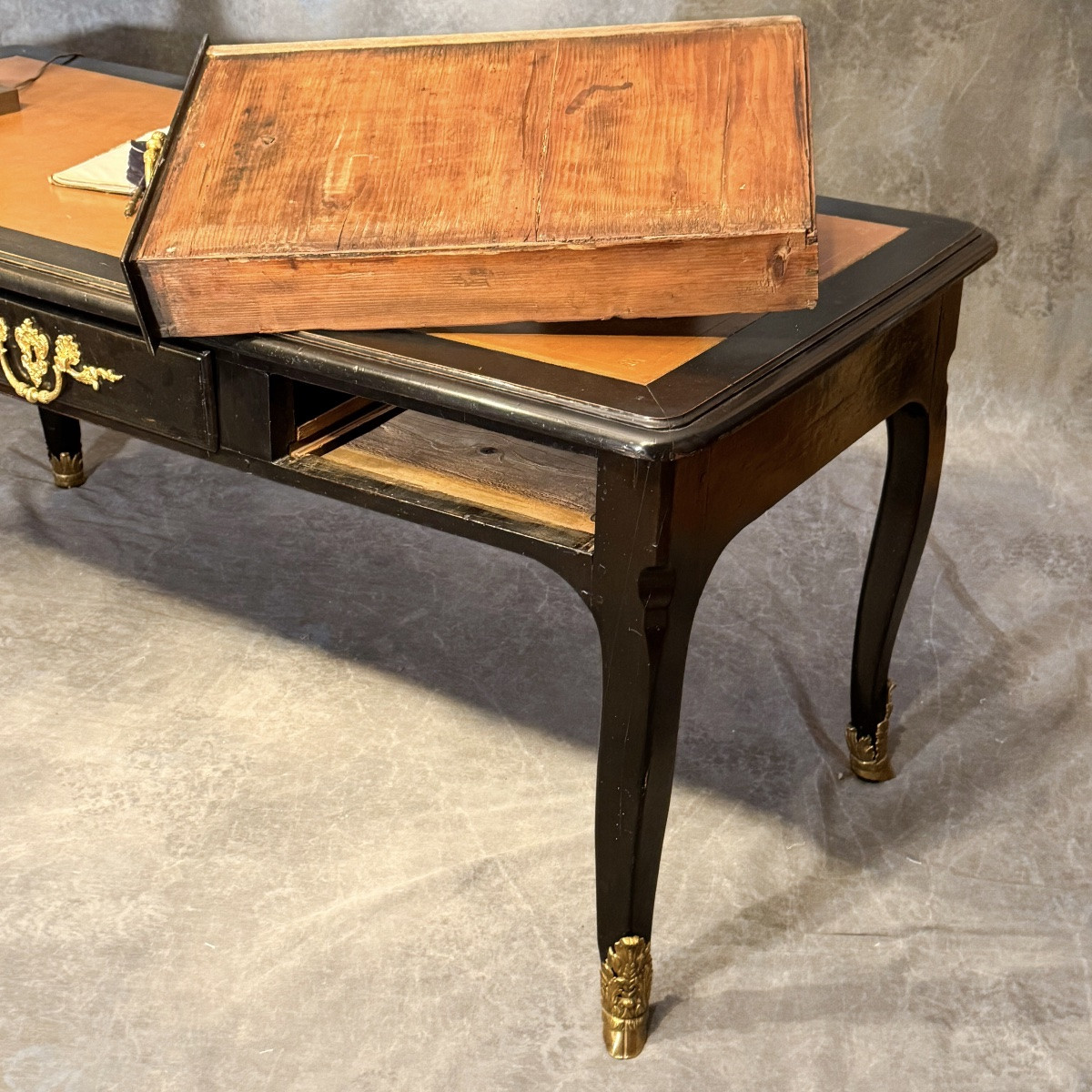Flat Desk With 3 Drawers, 18th Century, Black Lacquered Wood-photo-2