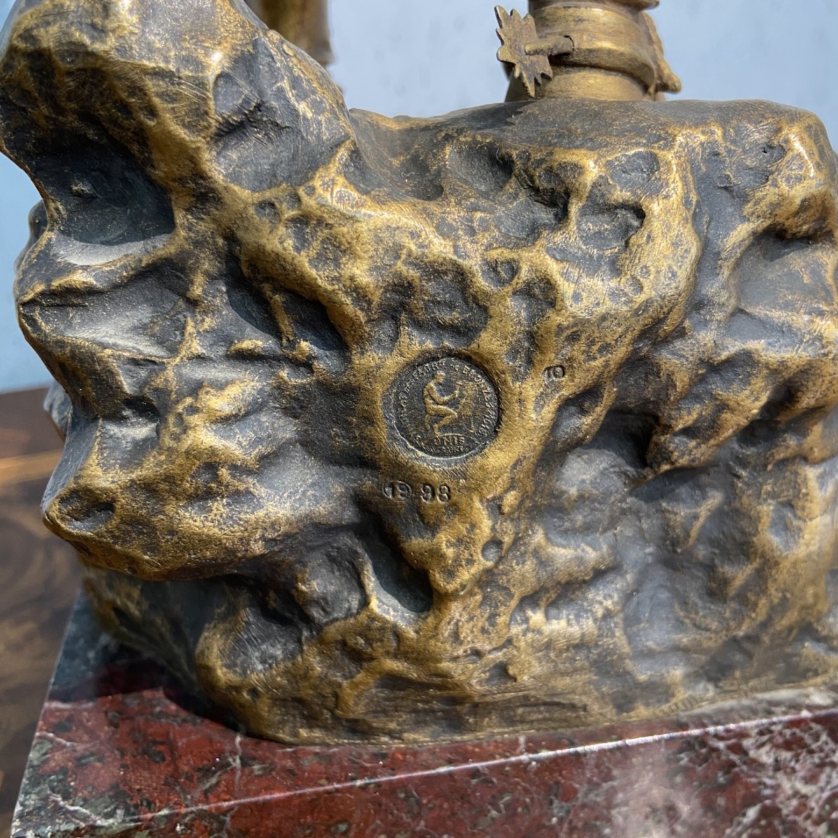 Statue en bronze représentant Jeanne d'Arc par l'artiste G. POITVIN-photo-1