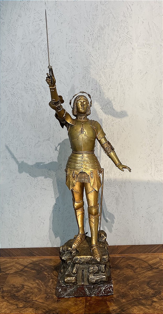 Statue en bronze représentant Jeanne d'Arc par l'artiste G. POITVIN