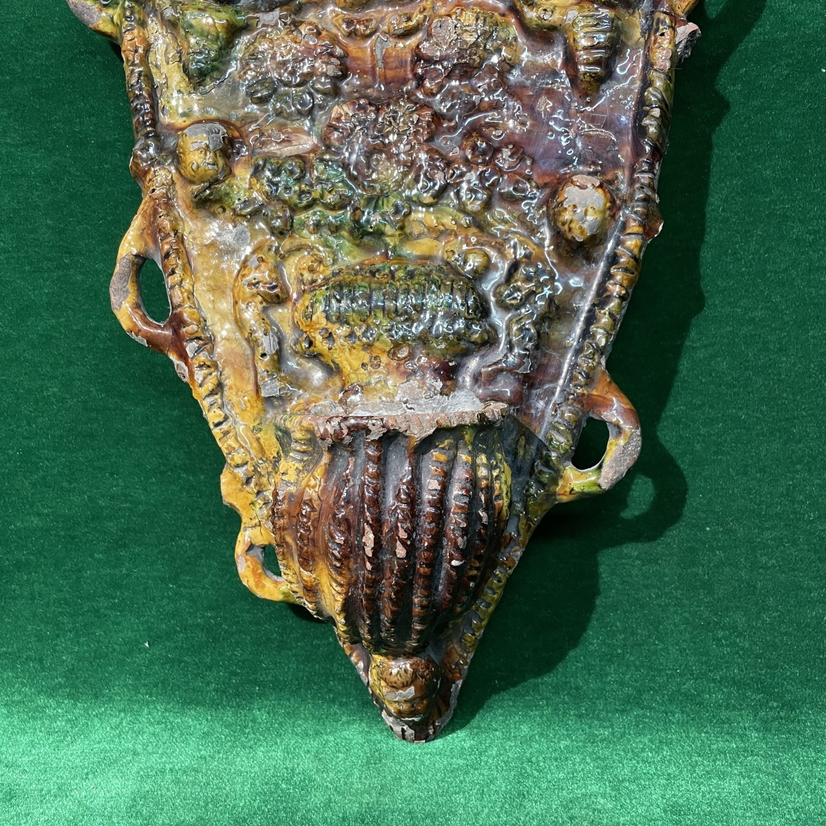 Bénitier mural  Art Populaire en terre cuite émaillée polychrome -photo-2