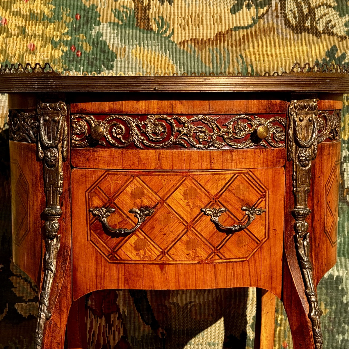 Pedestal Table Lounge Table Inlaid Bedside Table-photo-2