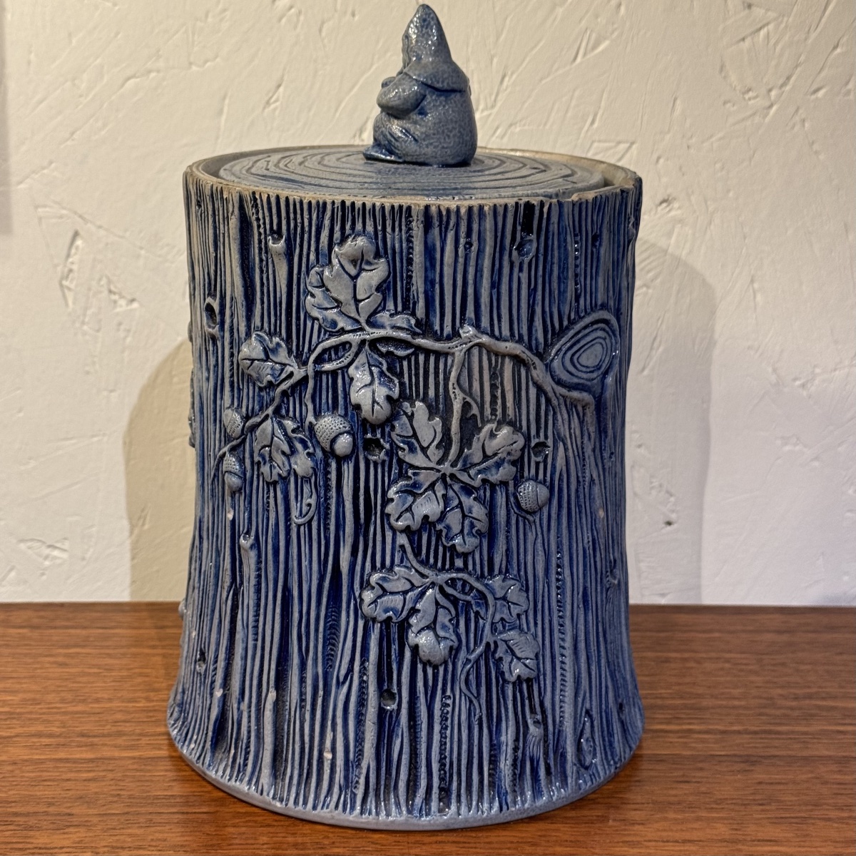 Tobacco Pot With Oak Trunk And Gnome Design In Blue-grey Stoneware-photo-4