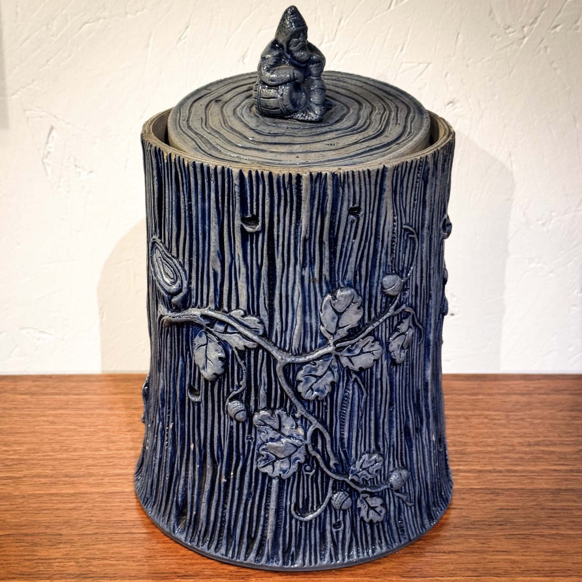 Tobacco Pot With Oak Trunk And Gnome Design In Blue-grey Stoneware-photo-1