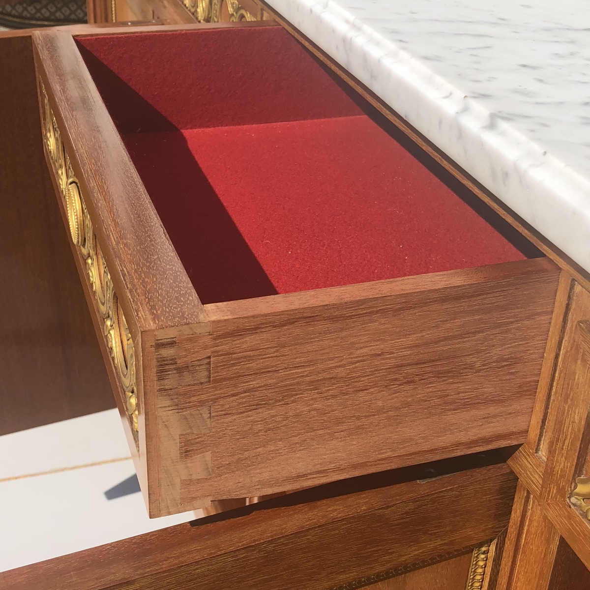 Grand buffet style Louis XVI plateau marbre Carrare-photo-4