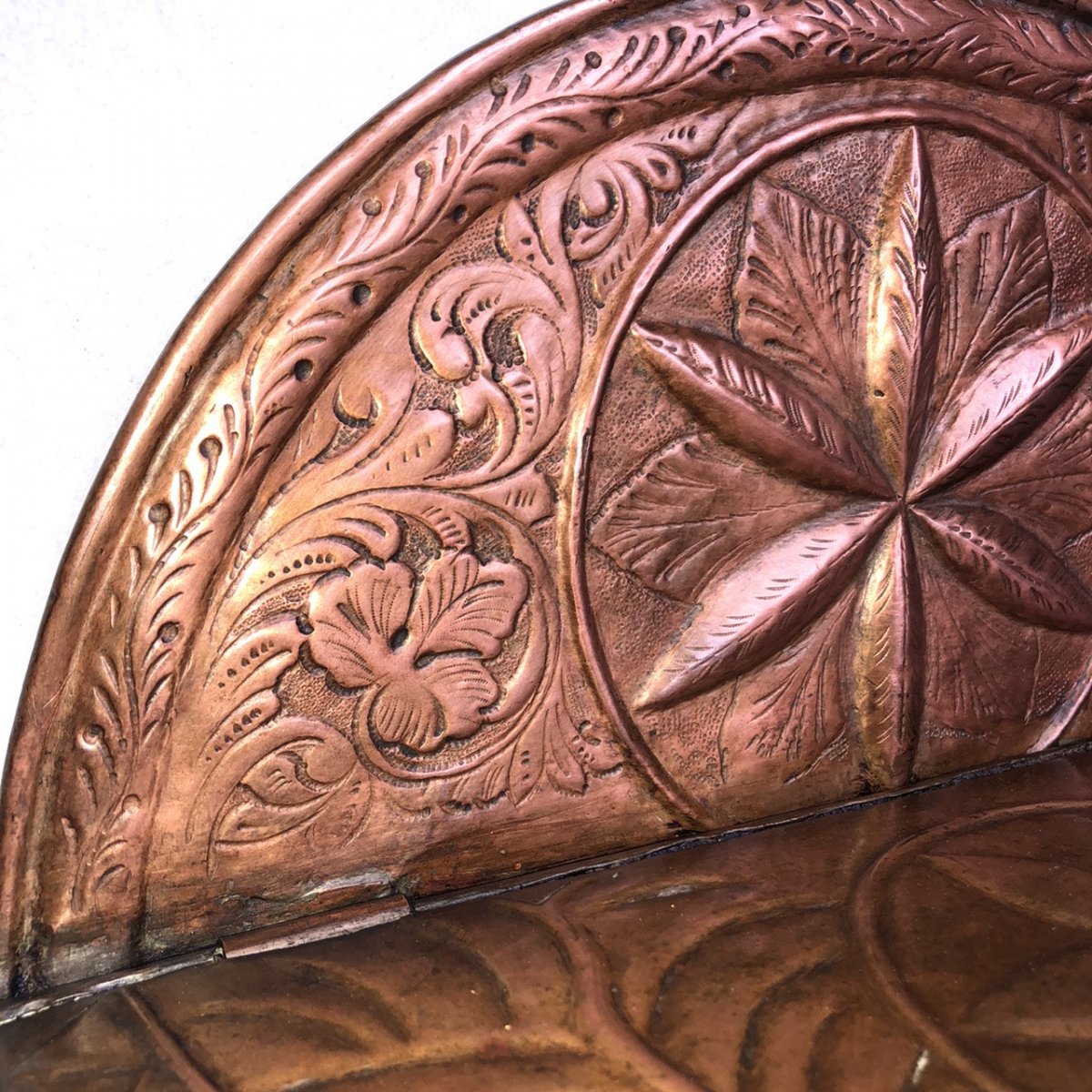 Copper Decor Of Wolves And Dragons-photo-5