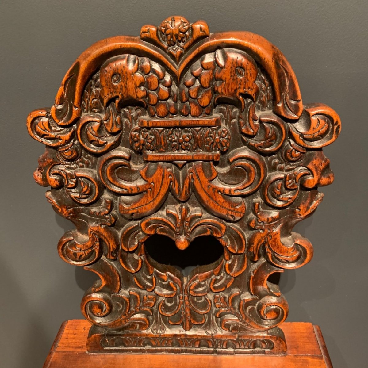 Alsatian Chair In Late 17th Century Walnut, Grotesque Decor And Eagle Heads-photo-2