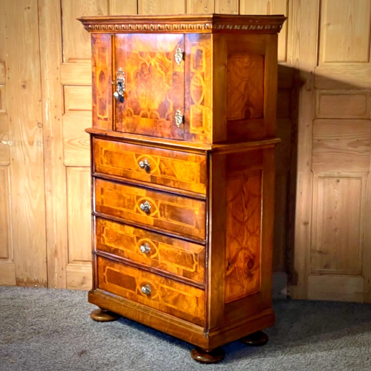 18th Century Walnut Inlaid Birth Cabinet-photo-4