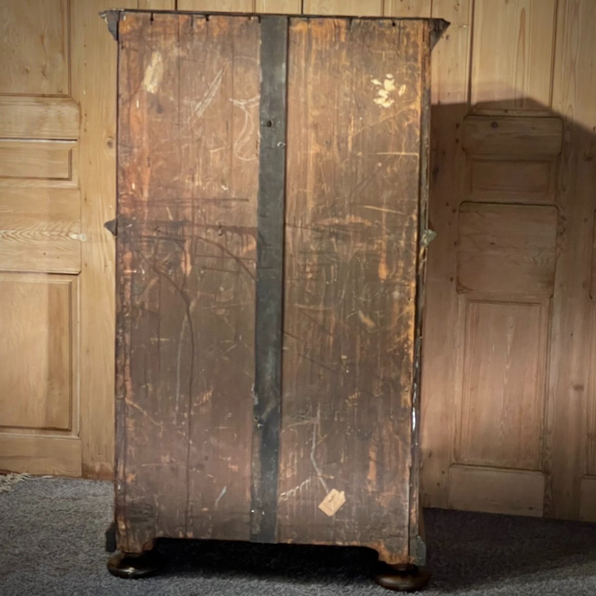 18th Century Walnut Inlaid Birth Cabinet-photo-7