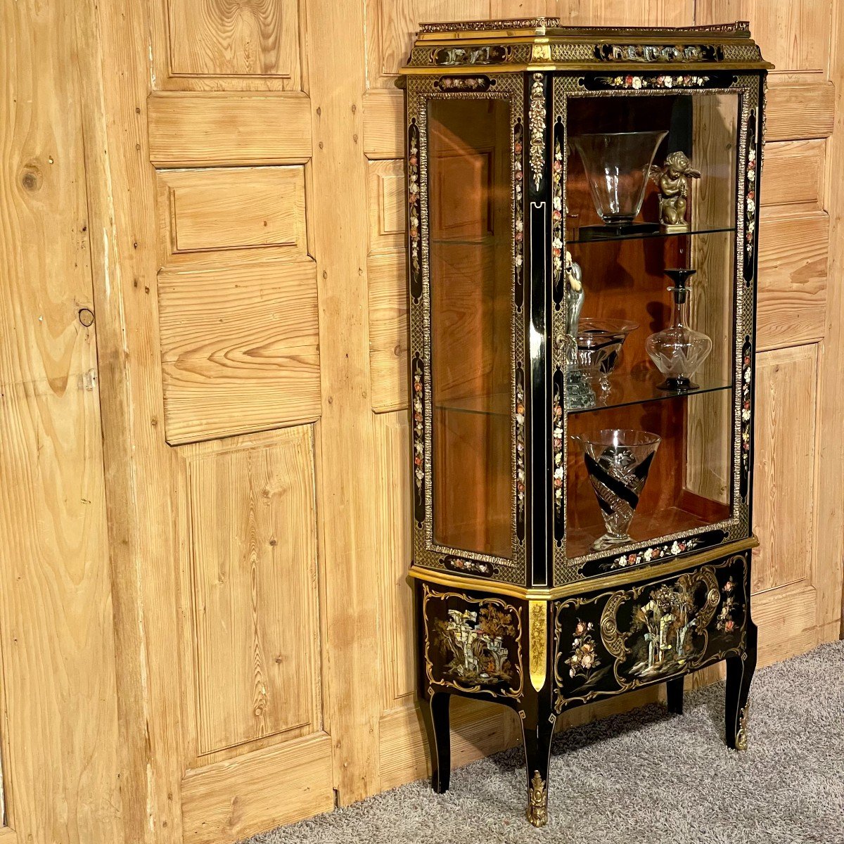 vitrine laquée 20ème décor japonisant avec nacre-photo-3