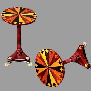 Paire de guéridons marqueterie fleur de lys