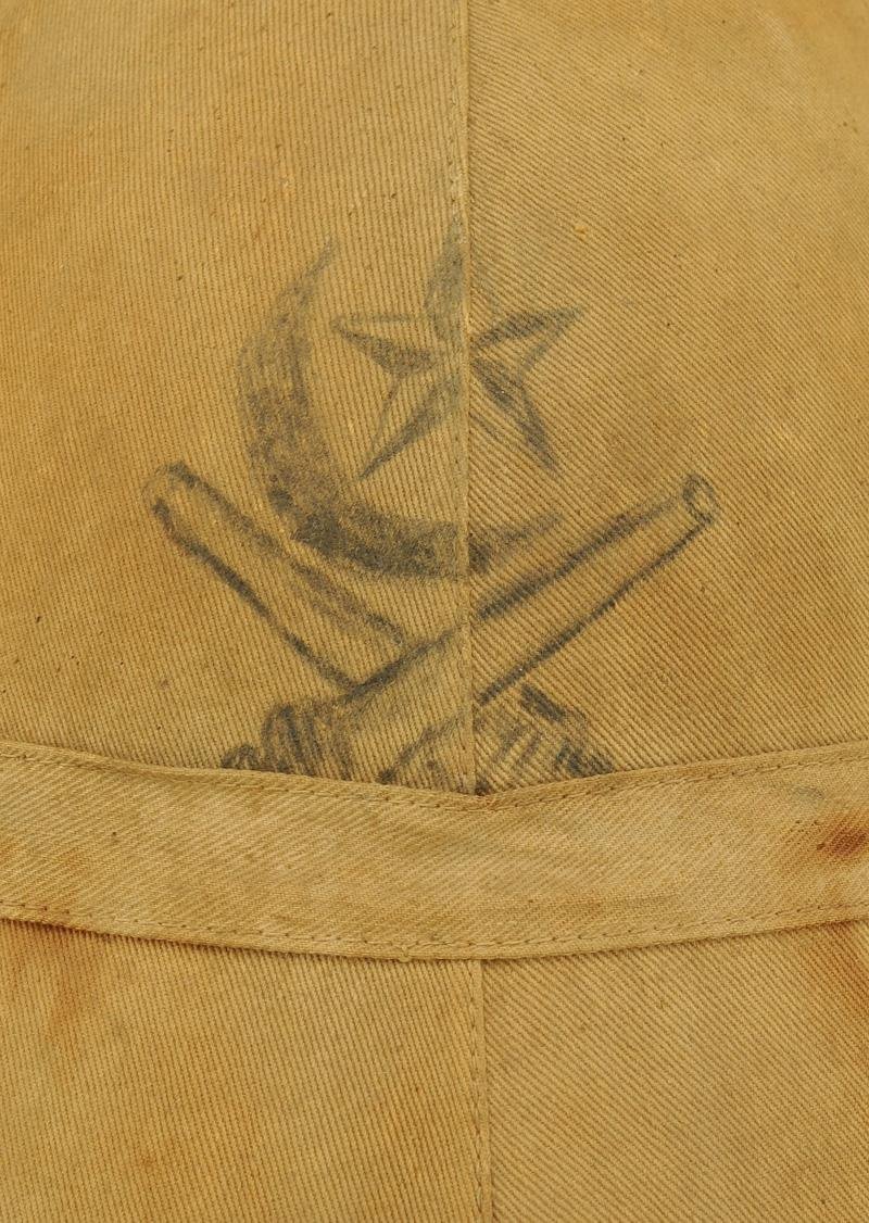 Casque Colonial Dit «tonkinois» d'Un Soldat d'Artillerie Rattaché Aux Spahis, Modèle 1886-photo-3