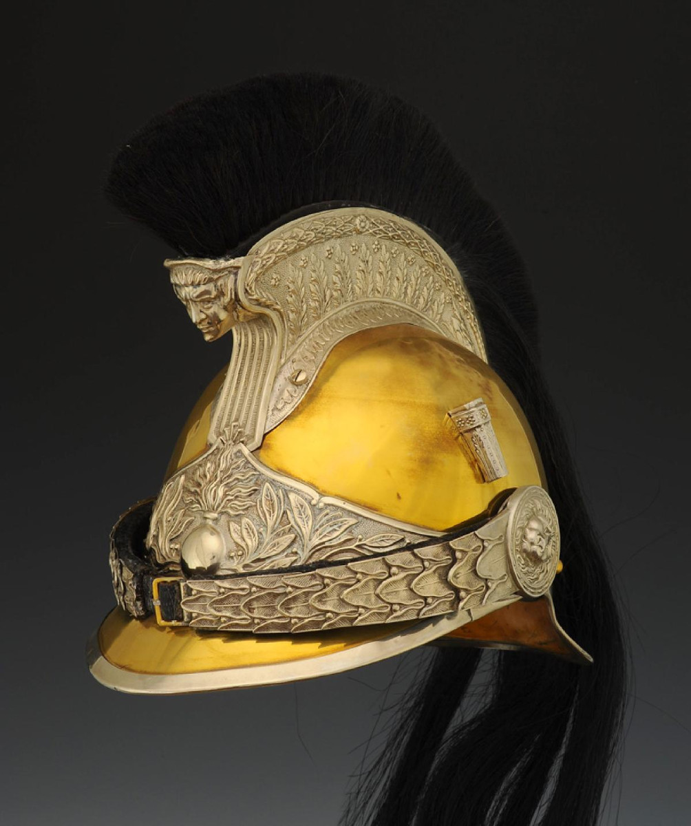 CASQUE D'OFFICIER DE GENDARME À CHEVAL, modèle 1912, Troisième République. 27811-1