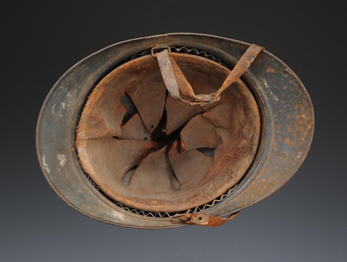 Adrian Hunter's Helmet, 1915 Pattern, First World War. 29646r-photo-4