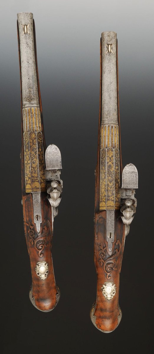 PAIRE DE PISTOLETS À SILEX SIGNÉS POITEVIN À ANGOULÊME, Ancienne Monarchie, vers 1745.-photo-2