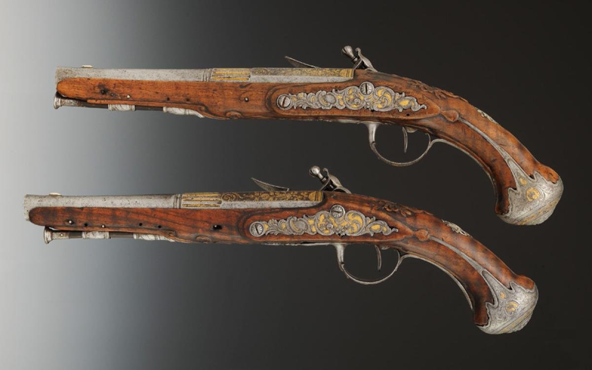 PAIRE DE PISTOLETS À SILEX SIGNÉS POITEVIN À ANGOULÊME, Ancienne Monarchie, vers 1745.-photo-3
