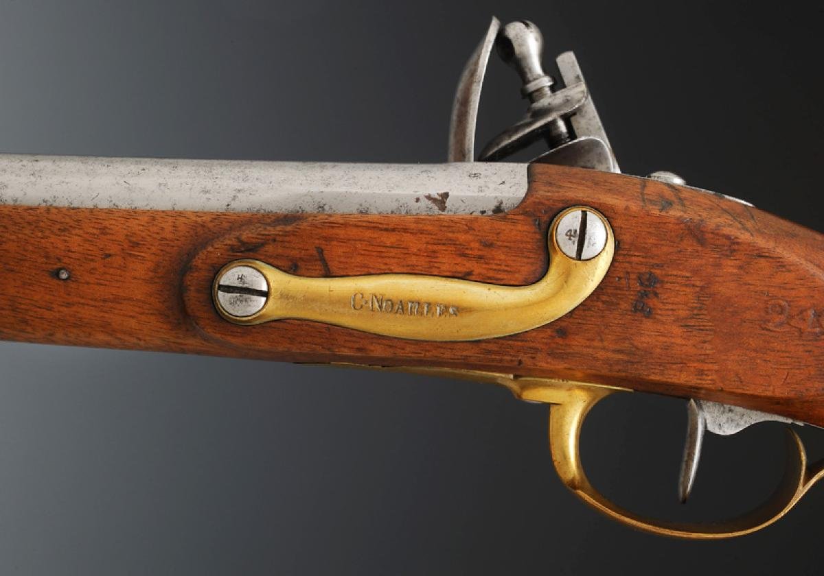 PAIRE DE PISTOLETS DES GARDES DU CORPS DE LA COMPAGNIE DE NOAILLES, MAISON DU ROI, 1816-photo-3
