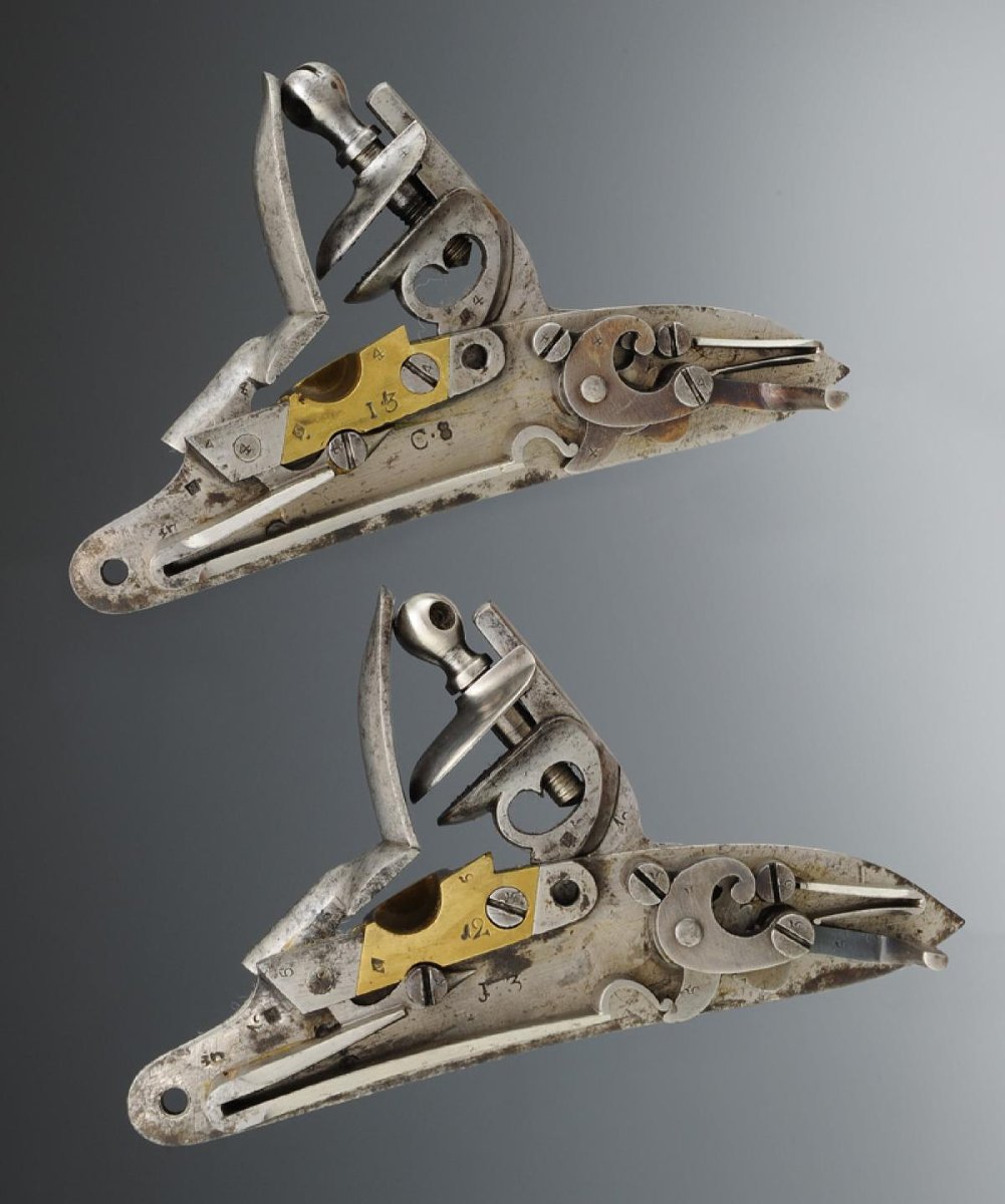 PAIRE DE PISTOLETS DES GARDES DU CORPS DE LA COMPAGNIE DE NOAILLES, MAISON DU ROI, 1816-photo-6