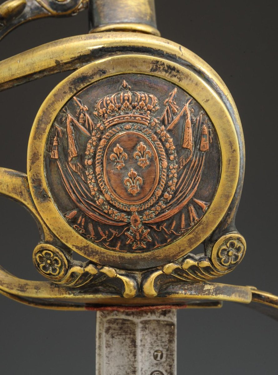 SABRE DE RÉCOMPENSE « DES PAROISSES », du lieutenant de gendarmerie RENÉ BEDOUET, Restauration-photo-2