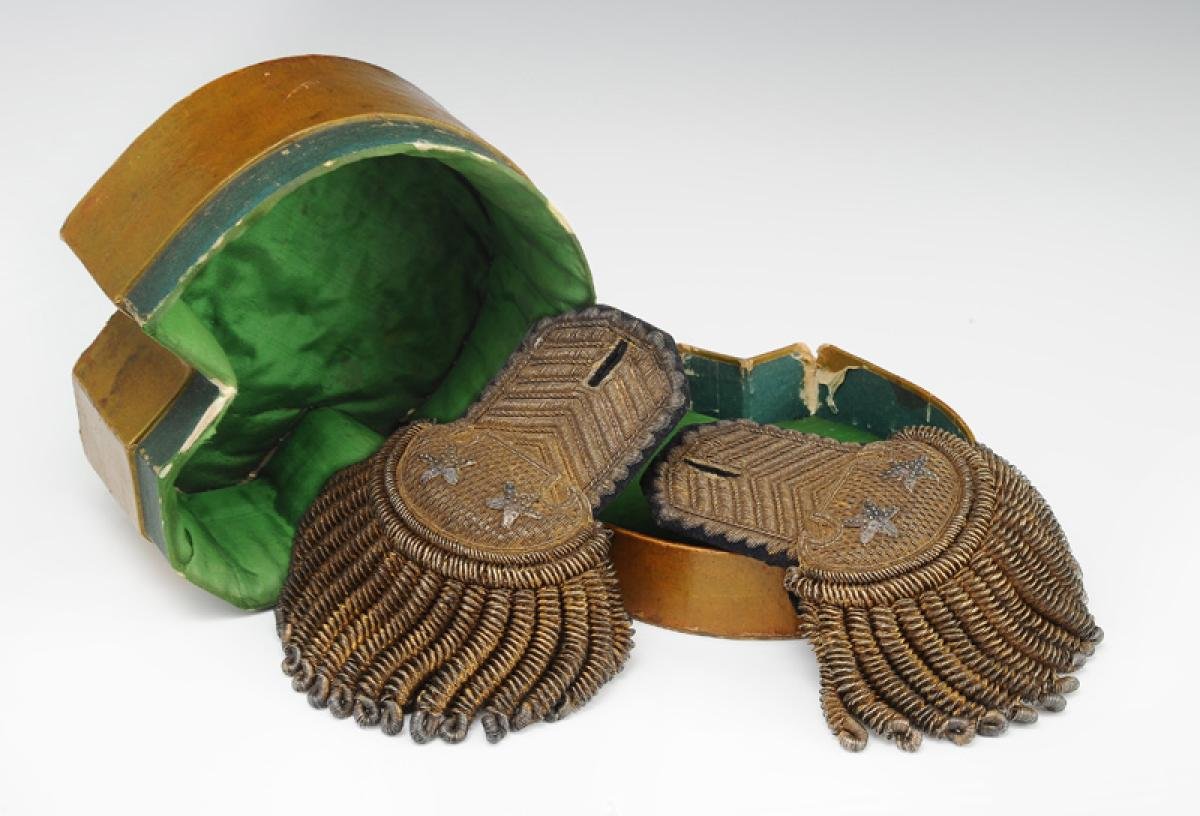 PAIRE D'ÉPAULETTES DE GÉNÉRAL DE BRIGADE, règlement du 1er Vendemiaire An XII, Premier Empire-photo-2