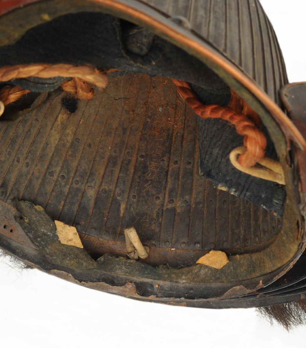 ARMURE JAPONAISE DE TYPE TETSU KURO URASHI NURI GOMAIDŌ GUSOKU, ÈRE EDO, Milieu XIXème siècle.-photo-2