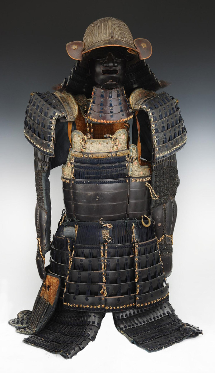ARMURE JAPONAISE DE TYPE TETSU KURO URASHI NURI GOMAIDŌ GUSOKU, ÈRE EDO, Milieu XIXème siècle.