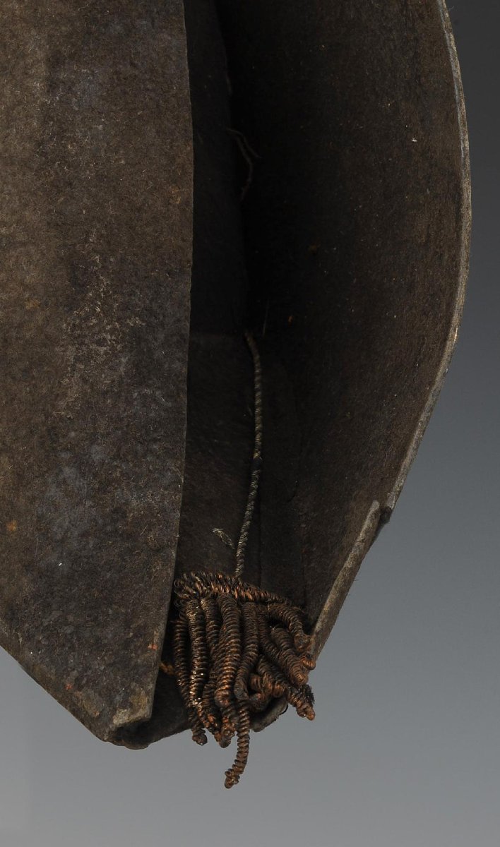 CHAPEAU BICORNE D'OFFICIER DE HUSSARDS OU DE CHASSEURS À CHEVAL, Premier Empire.-photo-1